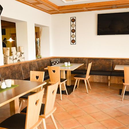 Berghotel Zum Zirm Collalbo Buitenkant foto