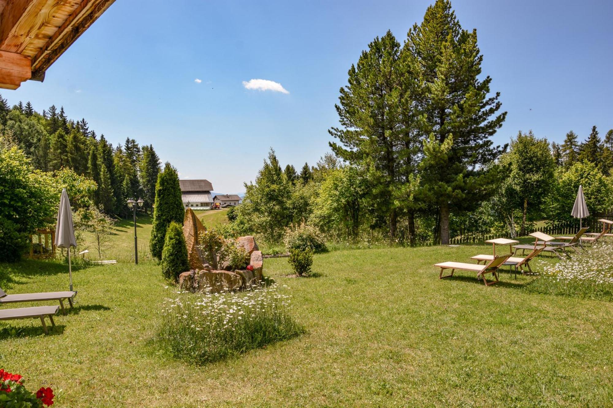 Berghotel Zum Zirm Collalbo Buitenkant foto