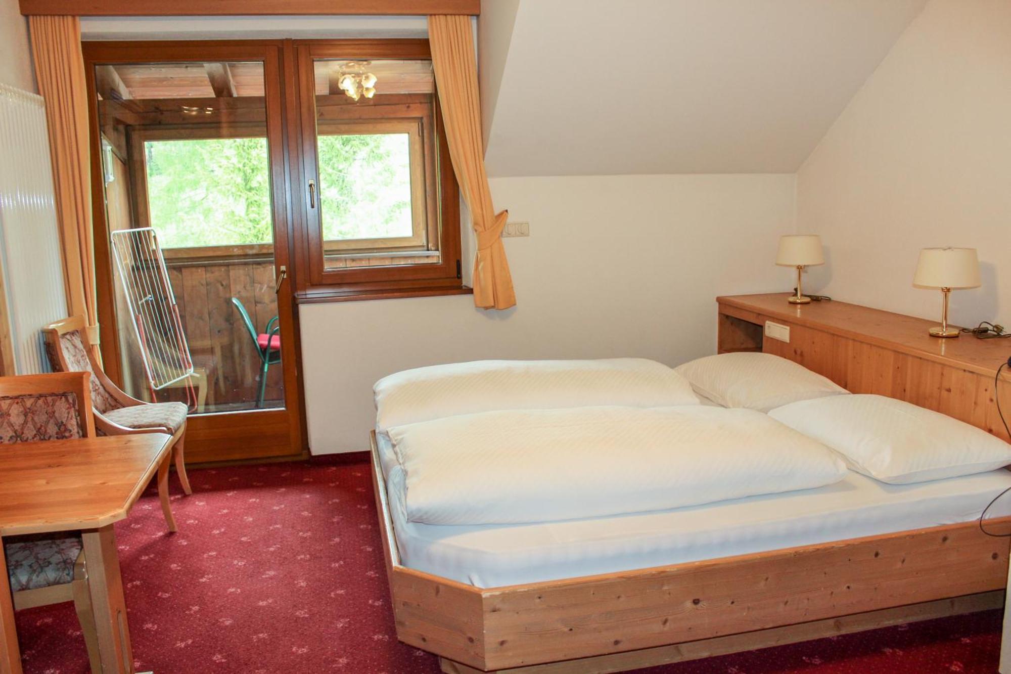 Berghotel Zum Zirm Collalbo Buitenkant foto
