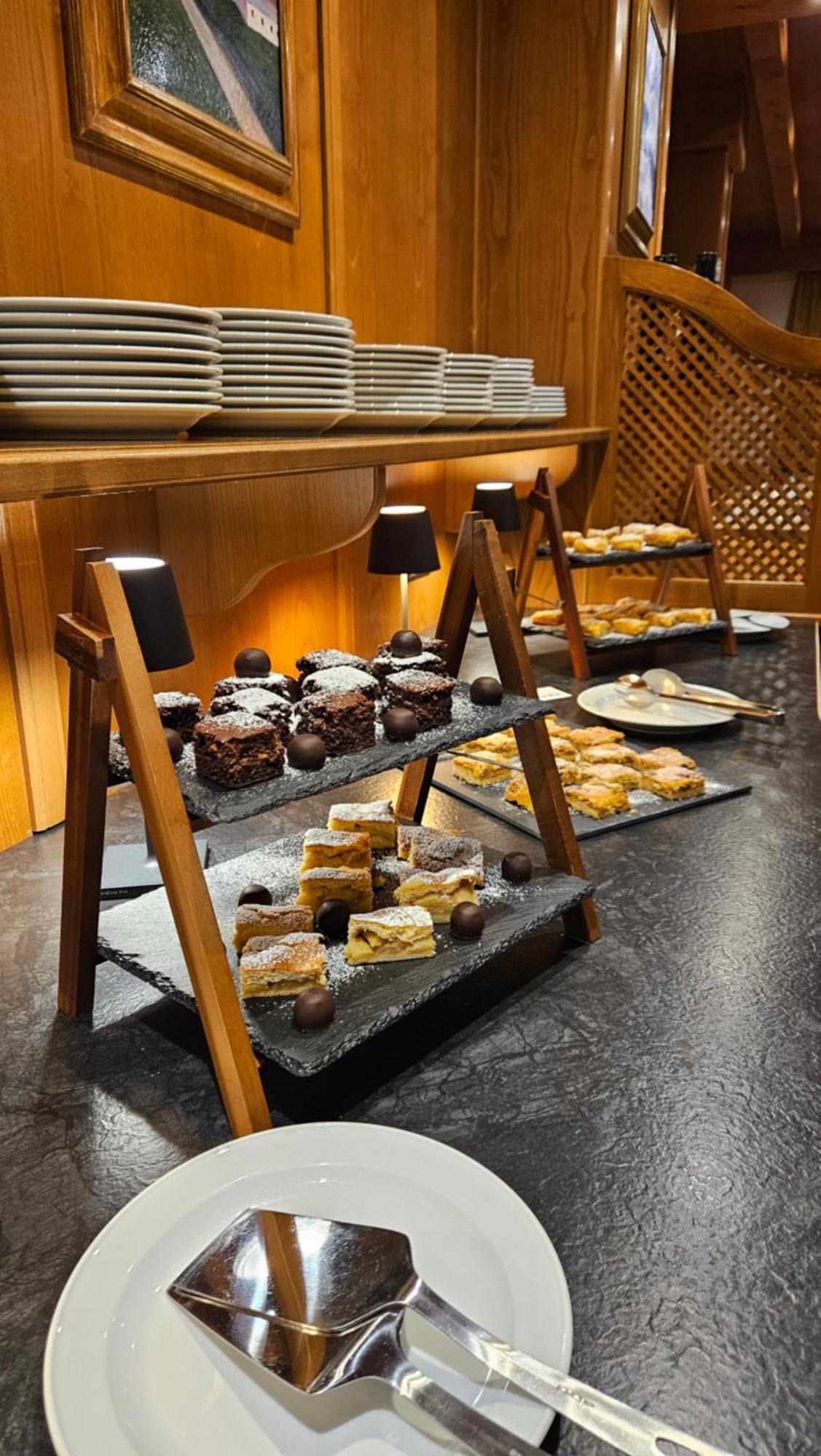 Berghotel Zum Zirm Collalbo Buitenkant foto