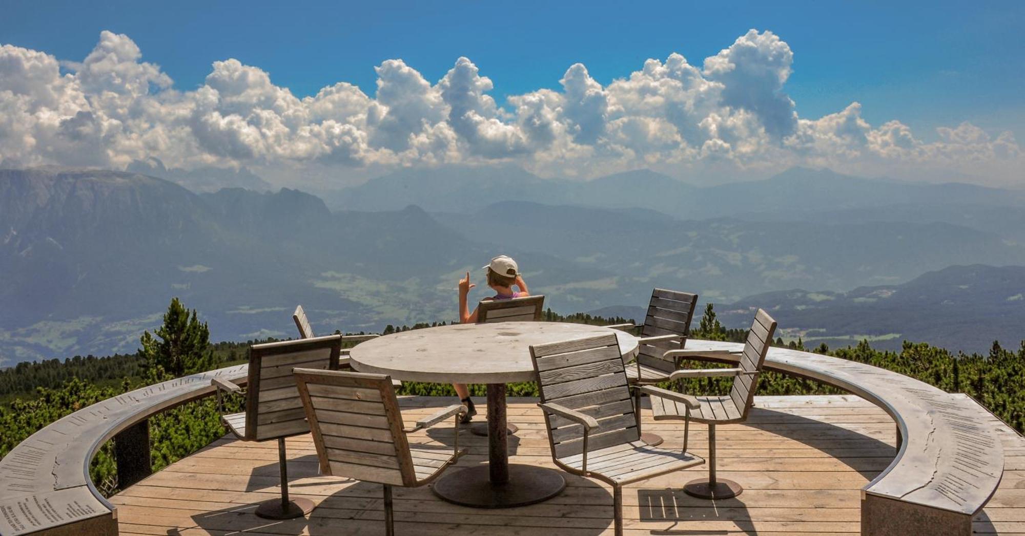 Berghotel Zum Zirm Collalbo Buitenkant foto